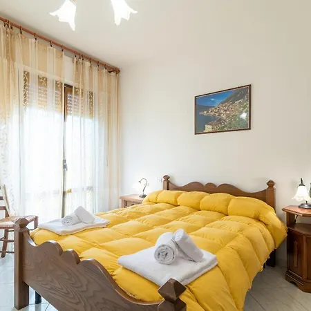 Holiday home Papa Giuseppe La Colombaia