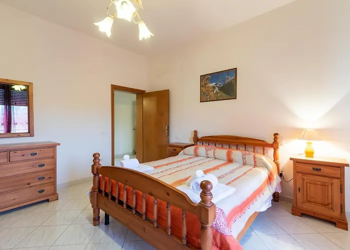 Holiday home Papa Giuseppe La Colombaia